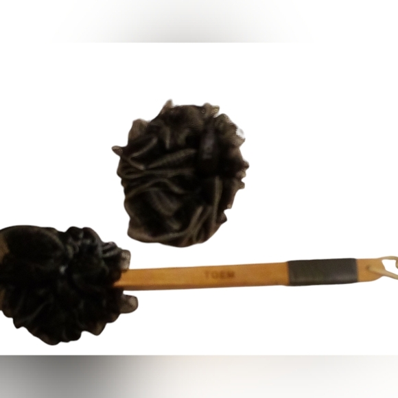 Toem -Loofah Brush 2 pc Set 17" Long Handled Charcoal Loofah & 1 Handheld Lóofah - Picture 1 of 8
